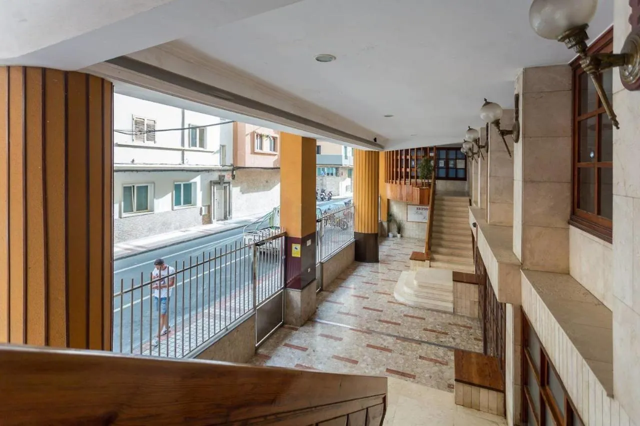 Apartamento Con Terraza Y Piscina En Las Canteras Las Palmas de Gran Canaria Spain